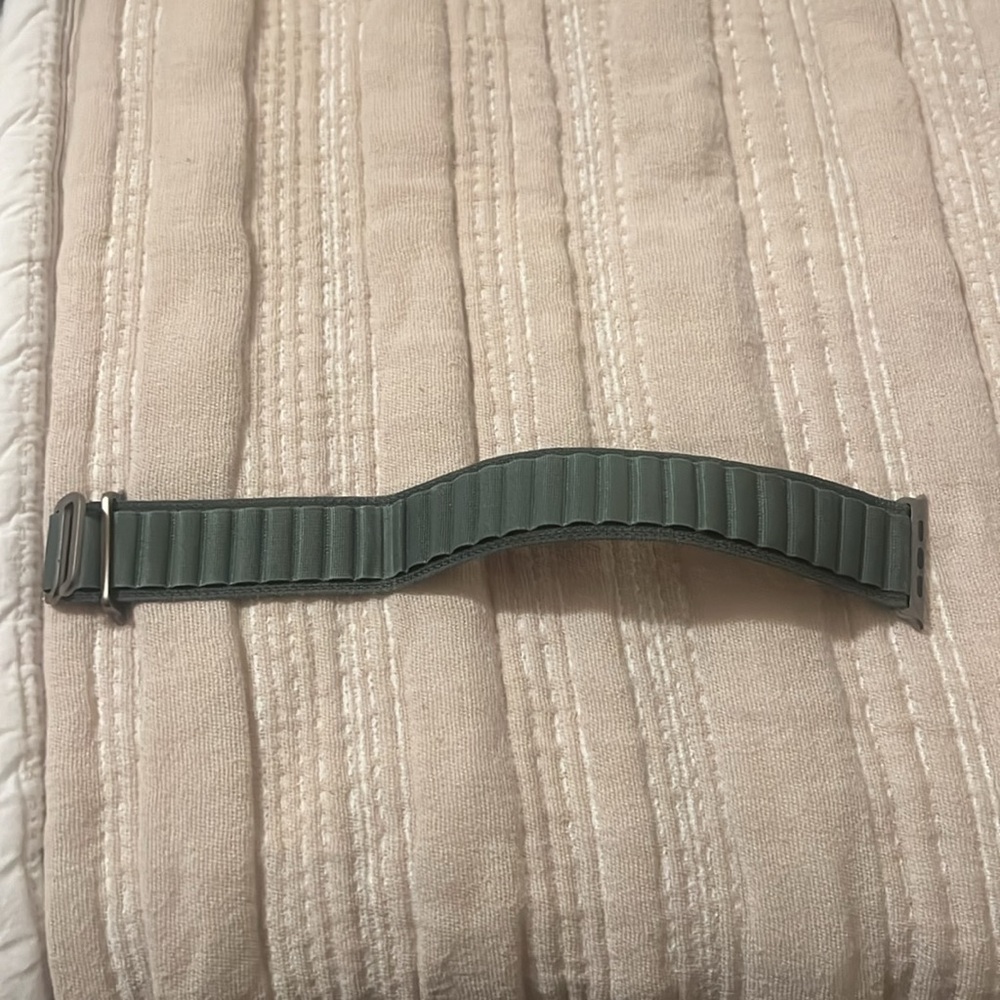Apple Watch 49mm green strap - Picture 2 of 3